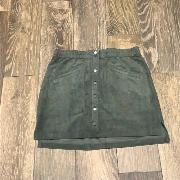 BCBG mini skirt - Picture 2 of 4